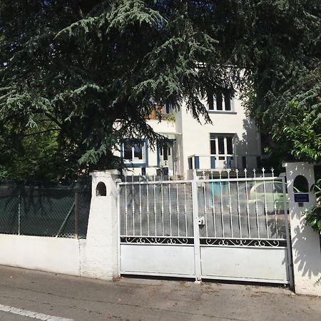 Villa Les Terrasses Dans La Nature Avec Piscine A 2 Pas De Lyon, Metro A 15Mn A Pied Pour Lyon Centre En 10Mn Ou Bus A 300M Pour Lyon Centre 隆河省 外观 照片