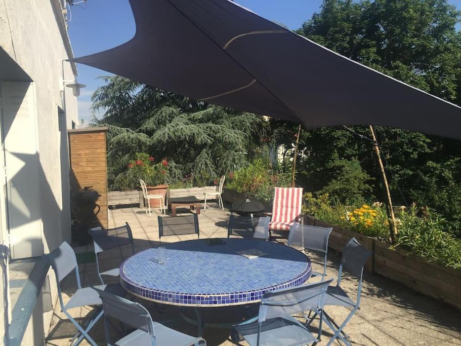 Villa Les Terrasses Dans La Nature Avec Piscine A 2 Pas De Lyon, Metro A 15Mn A Pied Pour Lyon Centre En 10Mn Ou Bus A 300M Pour Lyon Centre 隆河省 外观 照片